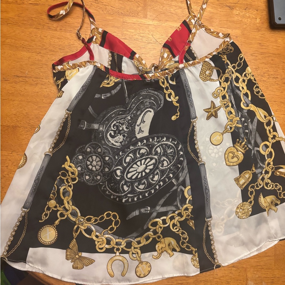 Express Vibrant Chain Pattern Top - image 2